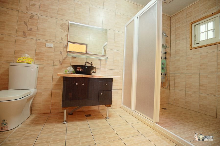 二樓：四人套房 - 房型照片