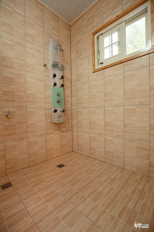 二樓：四人套房 - 房型照片