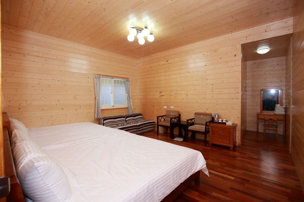 一樓：四人套房 - 房型照片