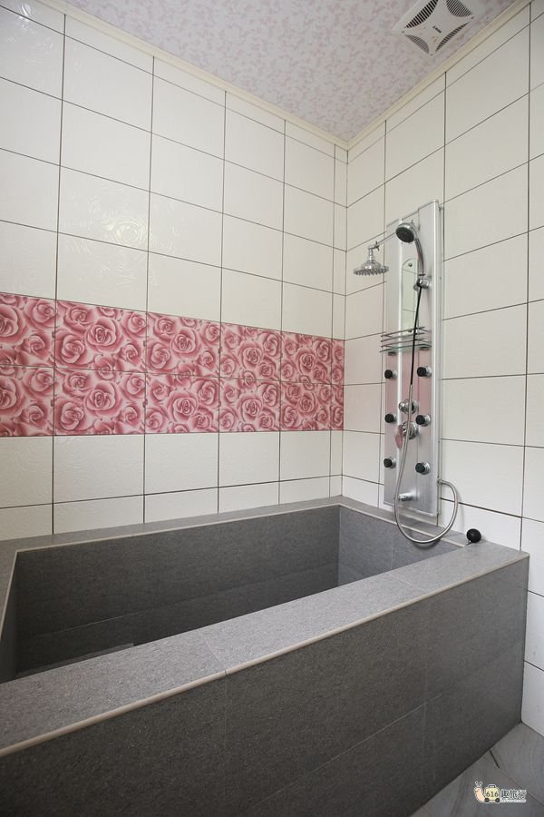 二樓：四人套房 - 房型照片